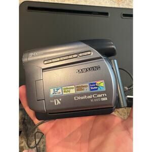 Samsung SC D372 MiniDV Camcorder 34x Zoom Digital Camera w Charger Samsonite